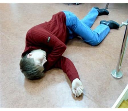 Какова цель придания пострадавшему восстановительной позиции, приведенной на рисунке?